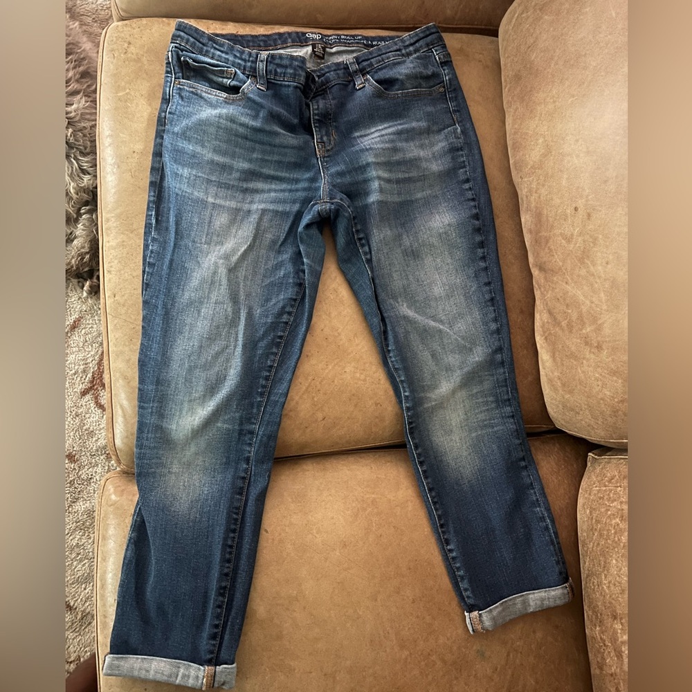 GAP women’s cropped skinny roll up jeans. Size 14